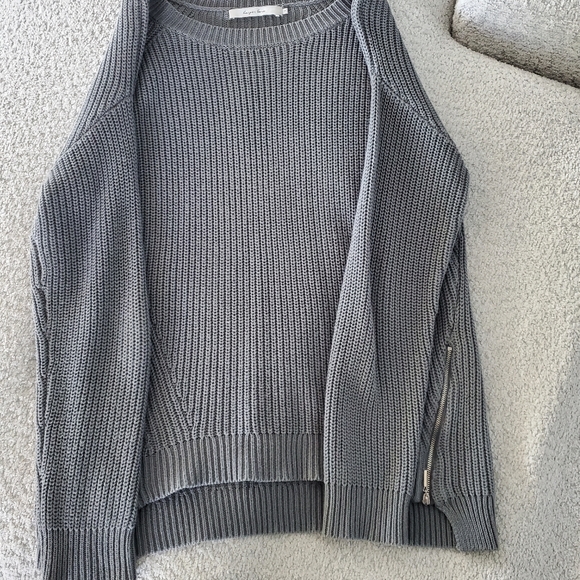 Sweater - Picture 2 of 4